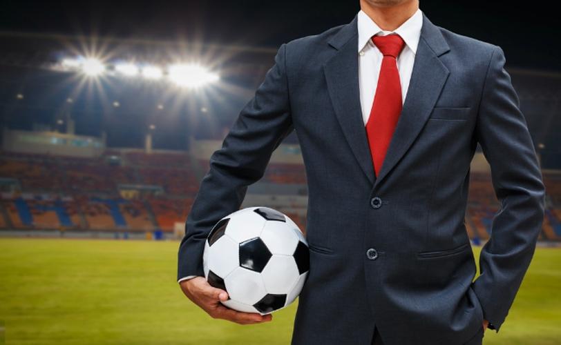 چرا فیفا باید چارچوب مقررات خاصی را برای مربیان فوتبال ایجاد کند؟